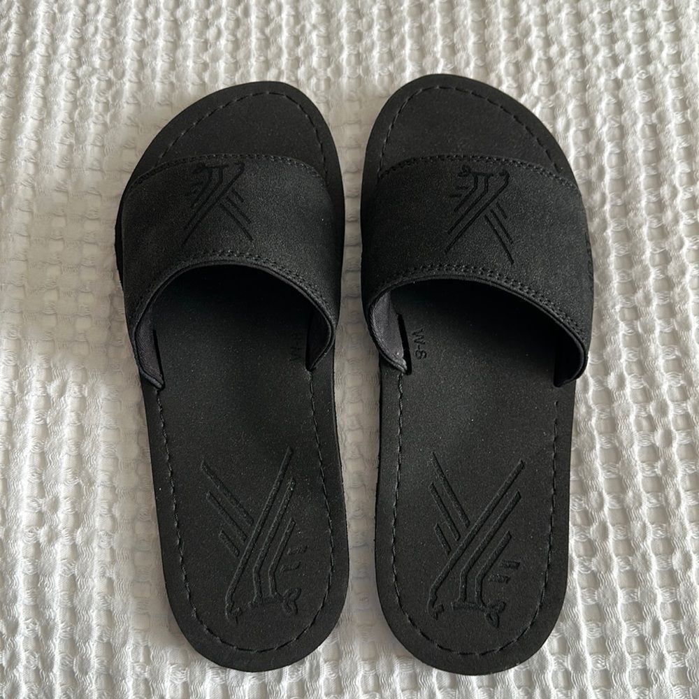 Combat Flip Flop Skids